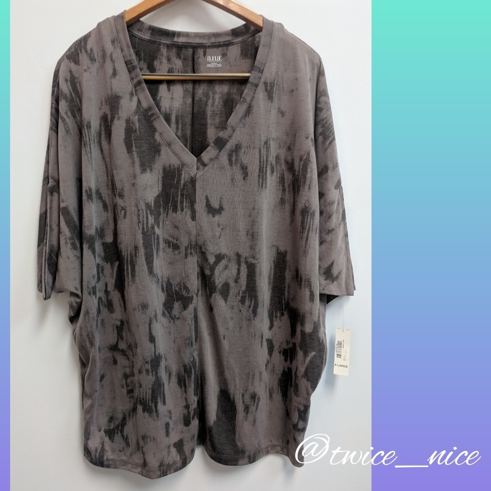 NWT  a.n.a. Print Short Sleeve Top Size XL